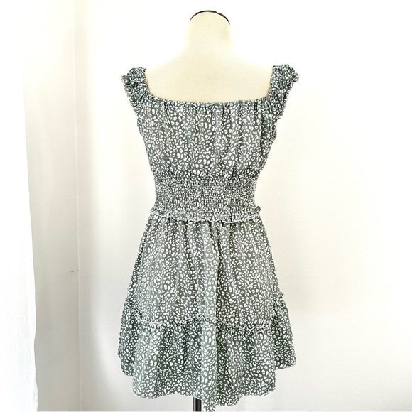 🌸Women’s Sage Green Sundress. Size: Small. - Picture 4 of 11